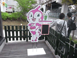 ドキンズハートシェイプカフェ スタンドサイン
